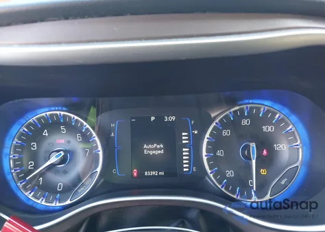 2020 Chrysler Voyager Lxi из США, поврежденный, VIN 2C4RC1DG2LR257067